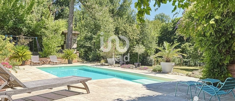 Mansion 10 rooms of 350 m² in Montauban (82000)