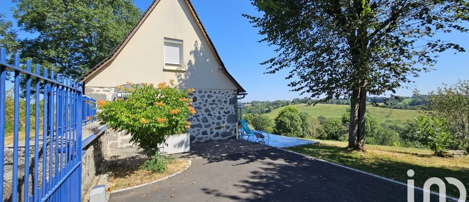 Maison 4 pièces de 87 m² à Teissières-de-Cornet (15250)