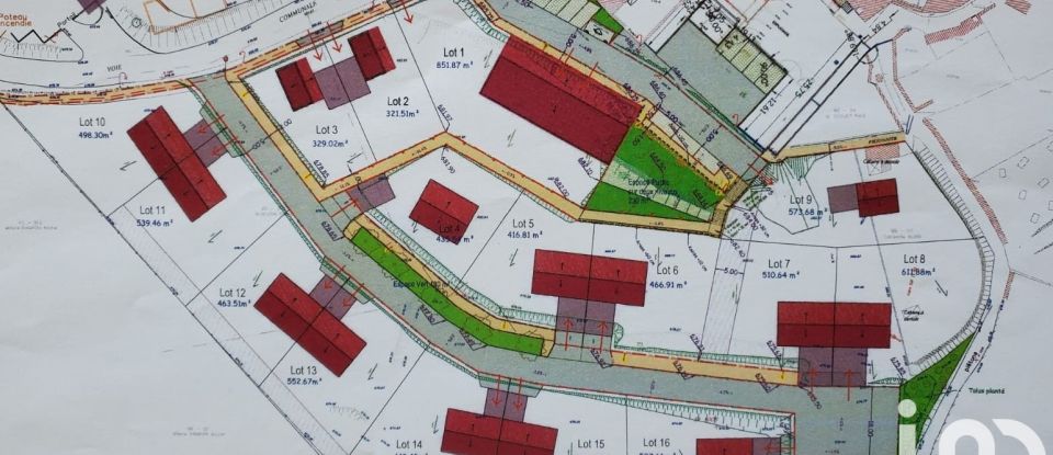 Land of 607 m² in Longessaigne (69770)