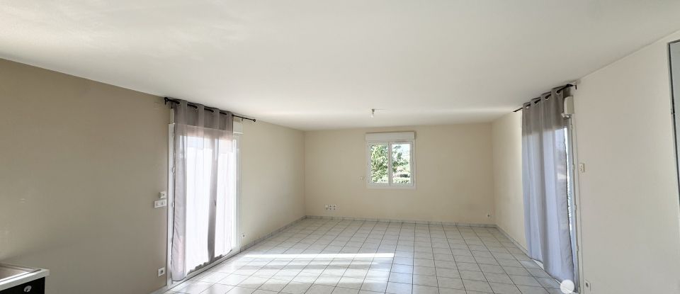 Maison 3 pièces de 75 m² à Saint-Santin (12300)