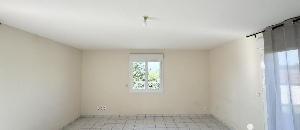 Maison 3 pièces de 75 m² à Saint-Santin (12300)