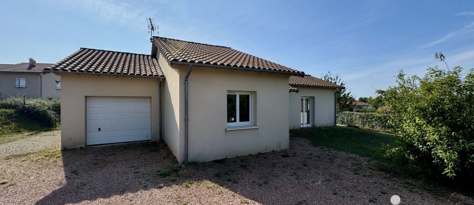 Maison 3 pièces de 75 m² à Saint-Santin (12300)