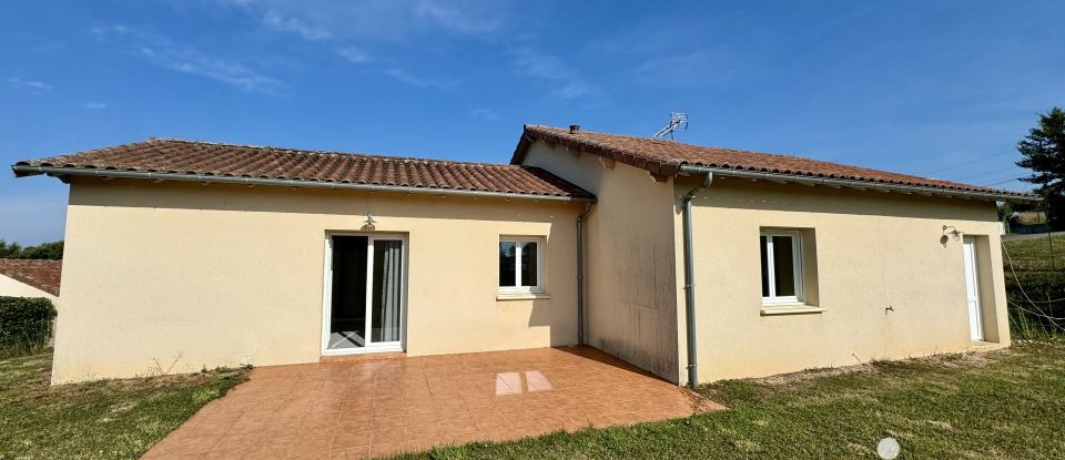 Maison 3 pièces de 75 m² à Saint-Santin (12300)