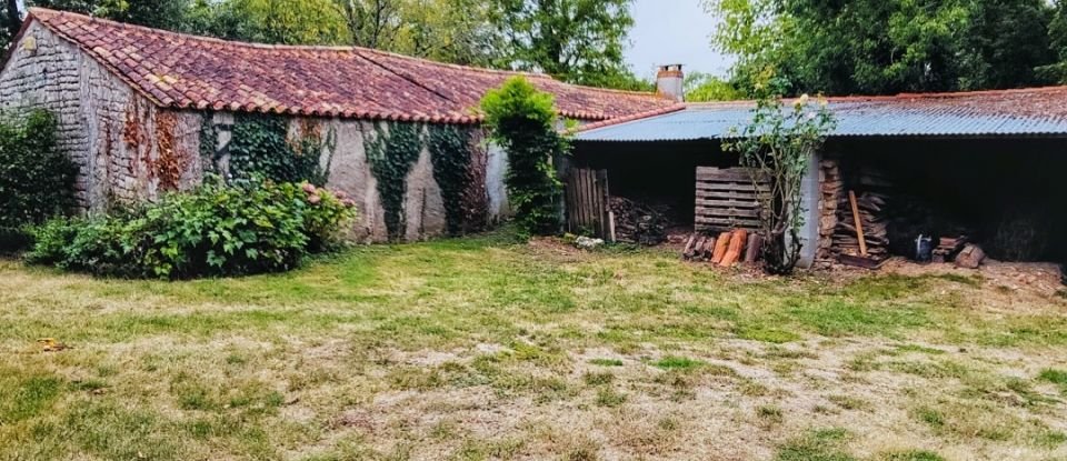 Maison de campagne 2 pièces de 63 m² à Nalliers (85370)