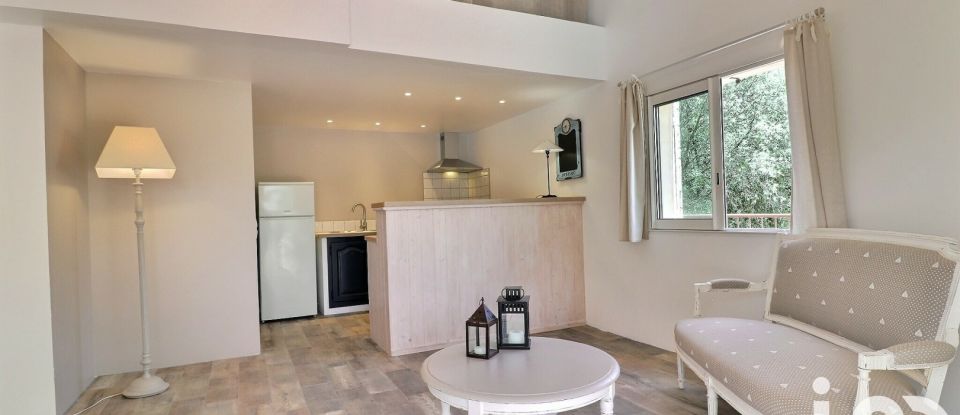 Maison 10 pièces de 330 m² à Draguignan (83300)