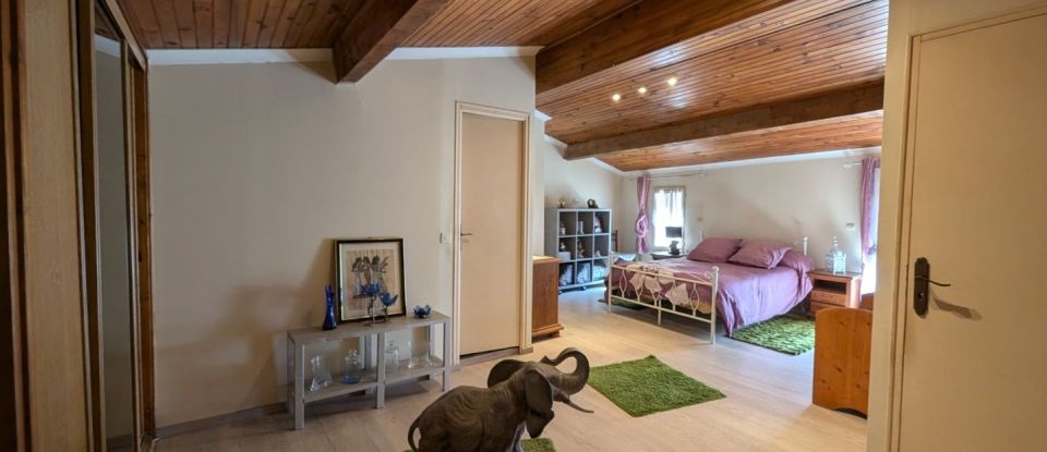 Maison 4 pièces de 195 m² à Montfrin (30490)