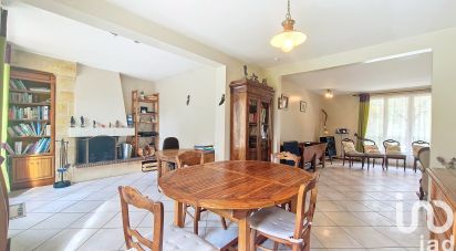 Maison 8 pièces de 188 m² à Voisins-le-Bretonneux (78960)