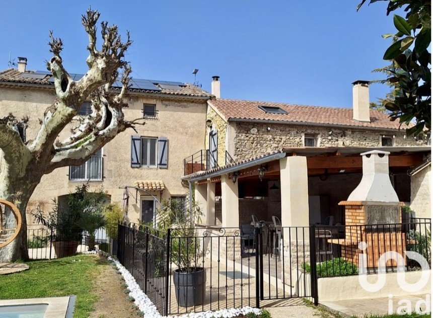 Gîte 15 pièces de 367 m² à Avignon (84140)