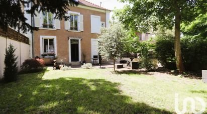 House 6 rooms of 150 m² in Clamart (92140)