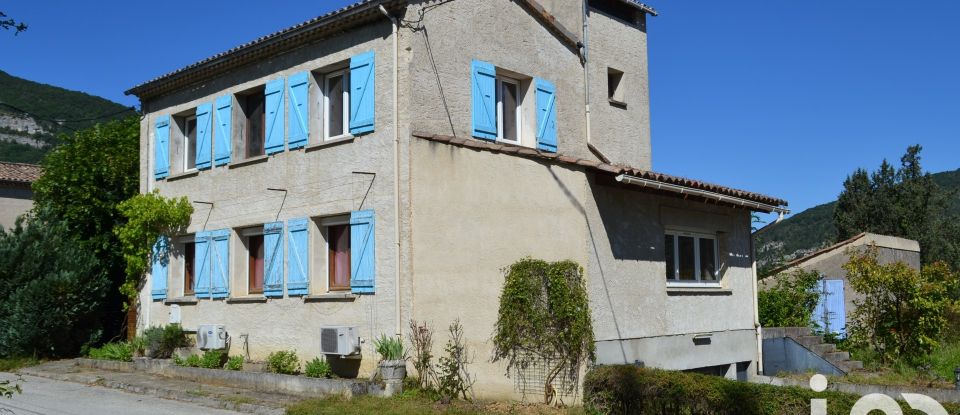 Maison de village 6 pièces de 133 m² à Espenel (26340)