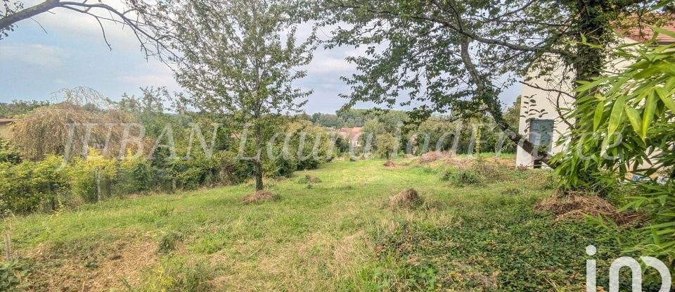 Terrain de 704 m² à Villeneuve-la-Guyard (89340)