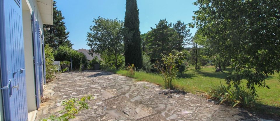 House 8 rooms of 205 m² in Alès (30100)