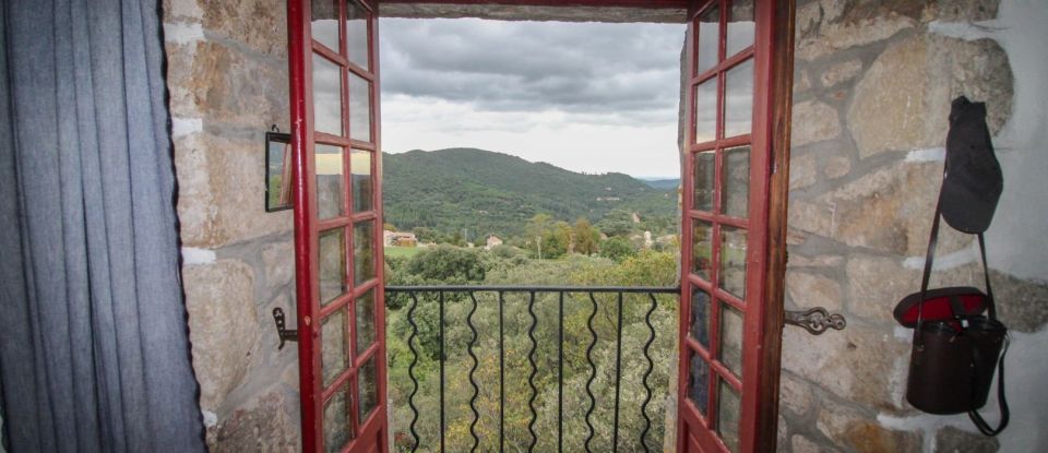 Château 10 pièces de 232 m² à Soudorgues (30460)