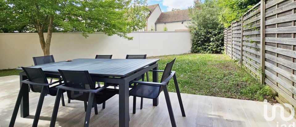 House 6 rooms of 150 m² in Magny-le-Hongre (77700)