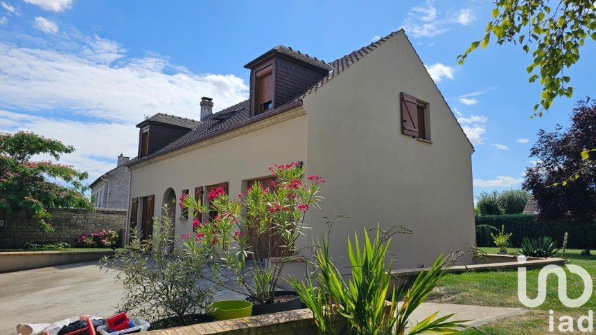 Traditional house 5 rooms of 118 m² in Le Bellay-en-Vexin (95750)