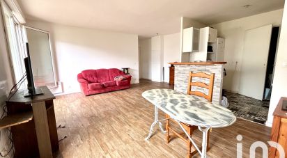 Apartment 3 rooms of 60 m² in Savigny-le-Temple (77176)