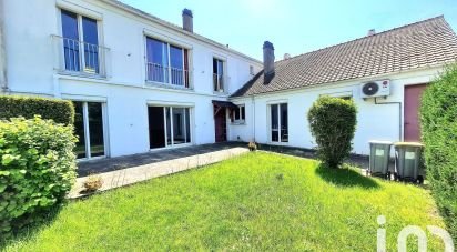 Traditional house 7 rooms of 150 m² in Maurepas (78310)