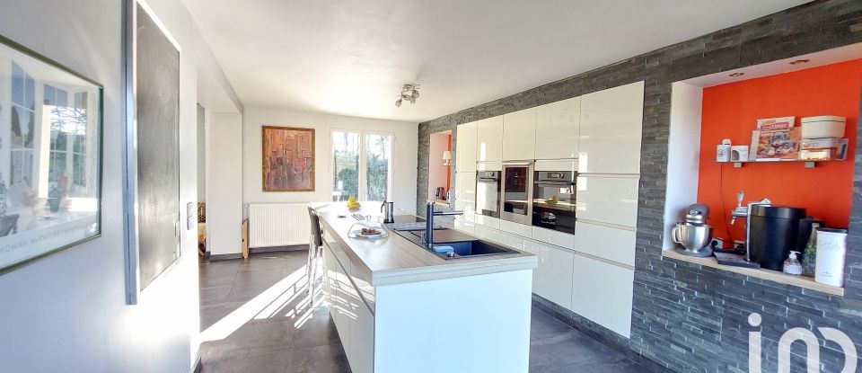 Maison 7 pièces de 233 m² à Gambais (78950)