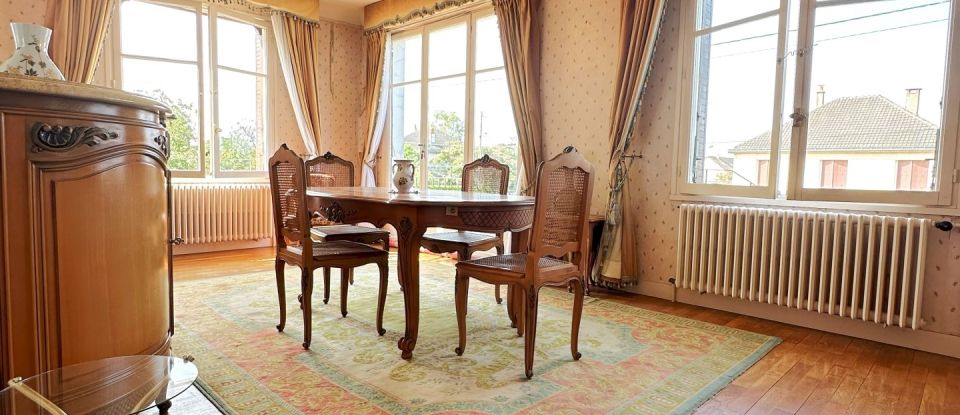 Traditional house 6 rooms of 134 m² in Saint-Laurent-en-Gâtines (37380)