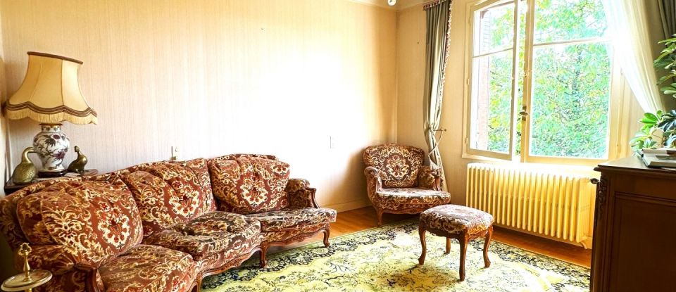 Traditional house 6 rooms of 134 m² in Saint-Laurent-en-Gâtines (37380)