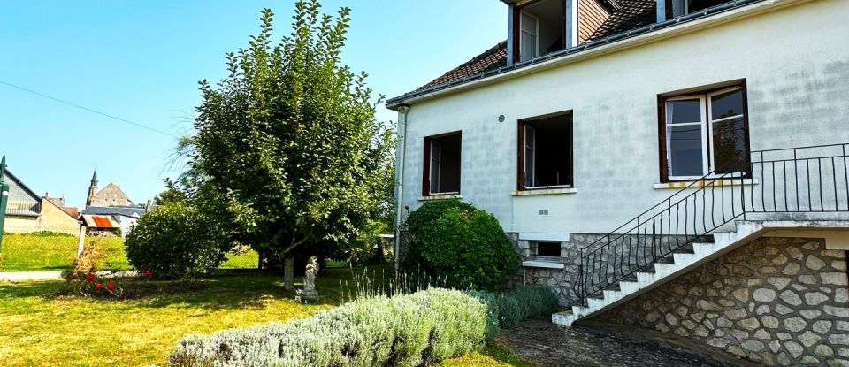 Traditional house 6 rooms of 134 m² in Saint-Laurent-en-Gâtines (37380)