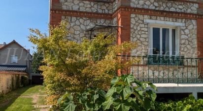 Traditional house 6 rooms of 115 m² in Saint-Mammès (77670)