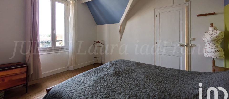 Traditional house 6 rooms of 115 m² in Saint-Mammès (77670)