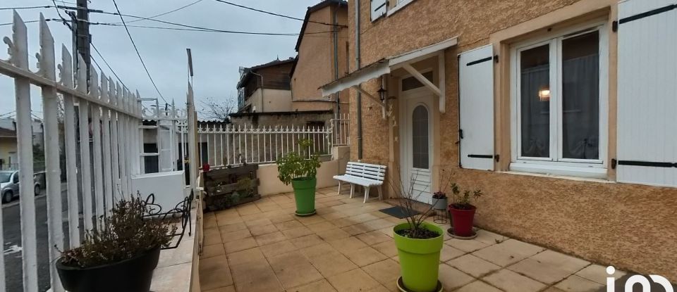 House 5 rooms of 150 m² in Vernaison (69390)