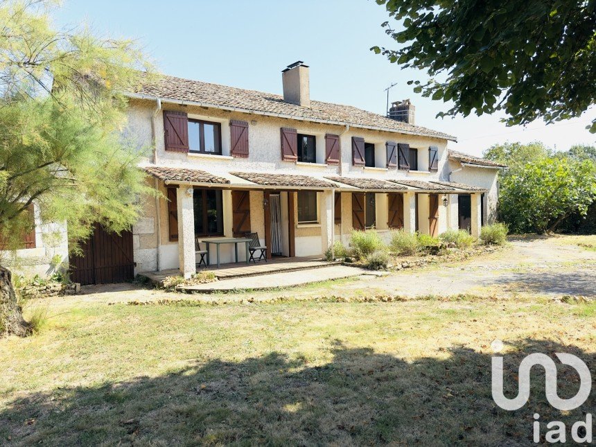 Maison de campagne 6 pièces de 160 m² à Romagne (86700)