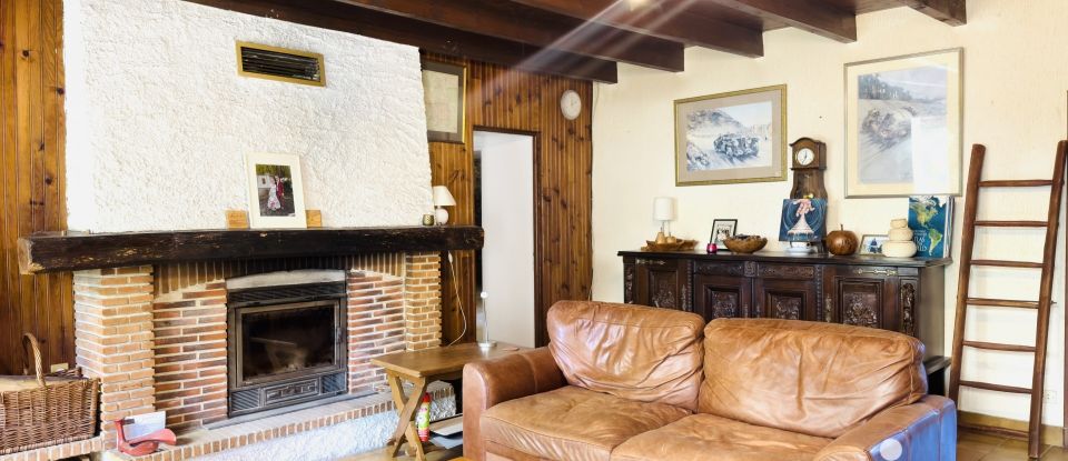 Country house 6 rooms of 160 m² in Romagne (86700)