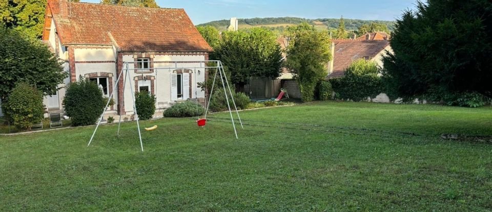 Maison 7 pièces de 160 m² à Villeneuve-sur-Yonne (89500)