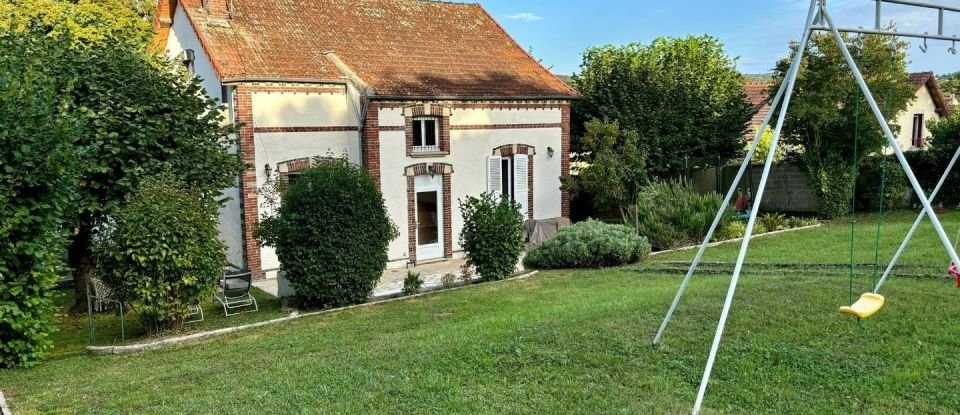 Maison 7 pièces de 160 m² à Villeneuve-sur-Yonne (89500)