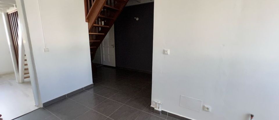 Building in Le Moule (97160) of 164 m²