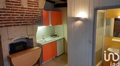 Apartment 1 room of 15 m² in Tours (37000)