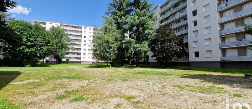 Appartement 4 pièces de 71 m² à Saint-Martin-d'Hères (38400)