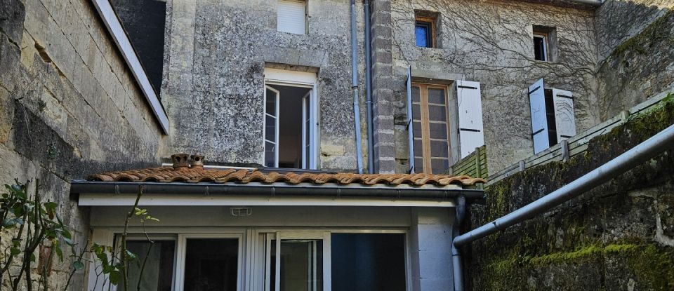 Maison de ville 5 pièces de 95 m² à Guîtres (33230)