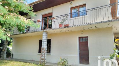 Traditional house 5 rooms of 120 m² in Mourenx (64150)