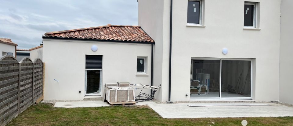 Maison traditionnelle 5 pièces de 112 m² à Saint-Gilles-Croix-de-Vie (85800)