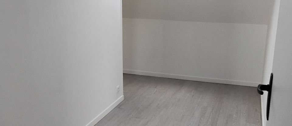 Maison 8 pièces de 166 m² à Favières (28170)