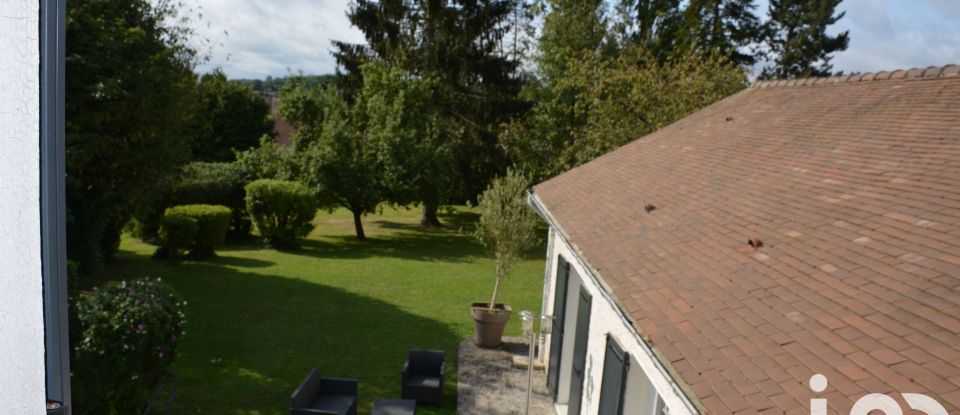 Maison traditionnelle 8 pièces de 257 m² à Suzoy (60400)