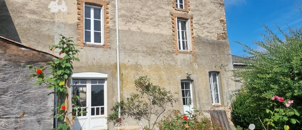 House 10 rooms of 181 m² in Trémentines (49340)