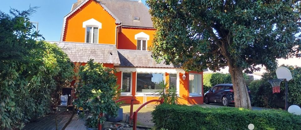 Maison de ville 7 pièces de 169 m² à Fougères (35300)