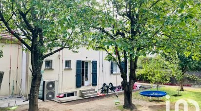 Traditional house 11 rooms of 247 m² in Cergy (95800)