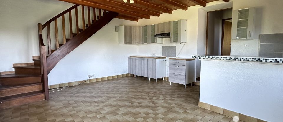 Maison 4 pièces de 80 m² à Saint-Barthélemy-Grozon (07270)