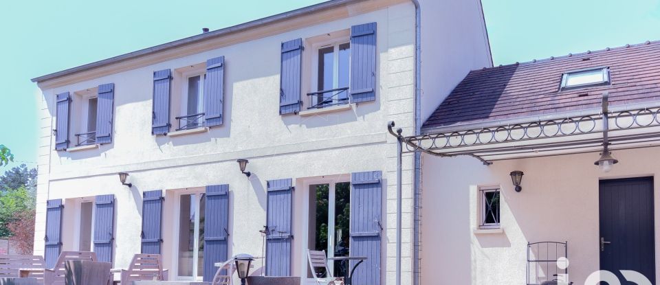 Maison traditionnelle 10 pièces de 185 m² à Montlignon (95680)