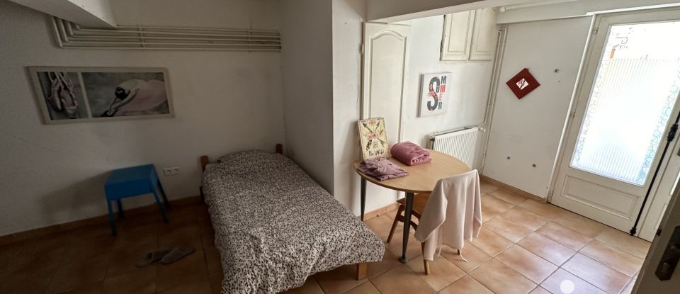 Traditional house 10 rooms of 244 m² in La Tour-d'Aigues (84240)