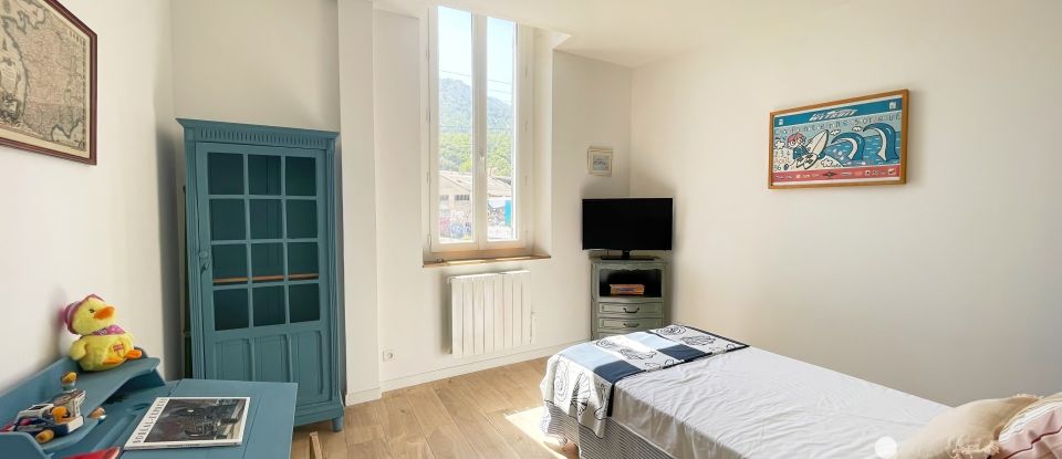 Maison 6 pièces de 240 m² à Marseille (13008)