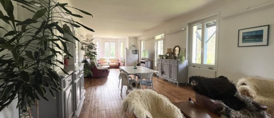 Maison 10 pièces de 263 m² à BRANTÔME (24310)