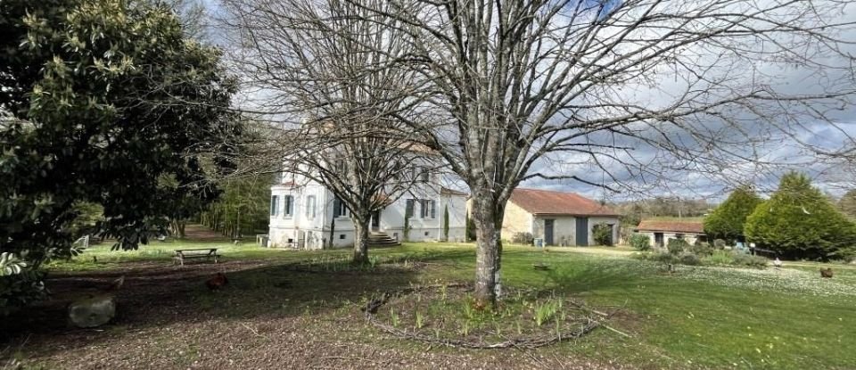 Maison 10 pièces de 263 m² à BRANTÔME (24310)