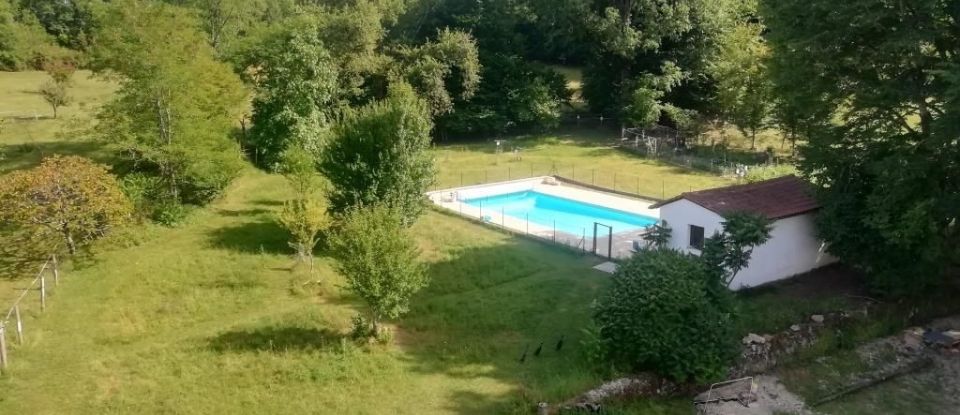 Maison 10 pièces de 263 m² à BRANTÔME (24310)